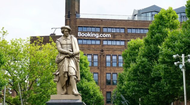 Les nuitées chez Booking.com continuent d’augmenter